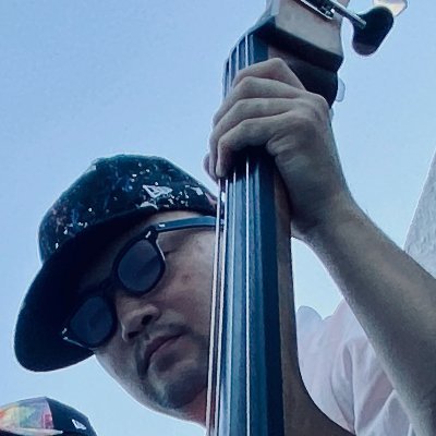 Hip Hop バンド. @the_novelestilo でBass弾いてます New EP https://t.co/WlZ3hIA2z4 音楽、作曲、アップライトベース(生ウッド、YAMAHA SLB300 )、カツ丼、カレー、ラーメン(主に二郎)を愛するスキンヘッダー
