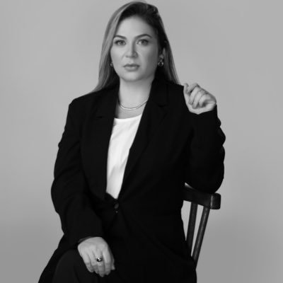 LiviaSiebra's profile picture. Advogada com atuação no âmbito da saúde  e na elaboração de contratos de alto valor