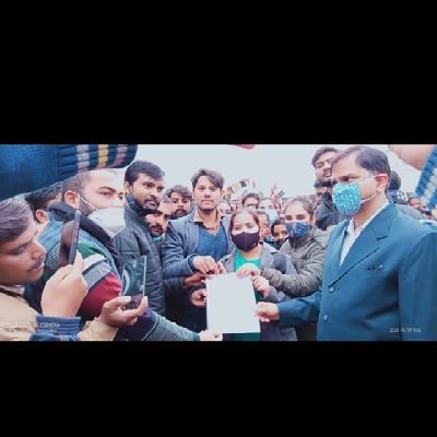 Gov• Teacher
मुखर छात्र हितैषी।
स्थाई कुछ नहीं है, दिन सबके बदलते हैं !
यहां पर निजी स्वतंत्र विचार आम भारतीय नागरिक की तरह। पेशे से कोई लेना देना नहीं।