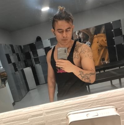 Mid Hater. Eternamente Gamer & en ocasiones Gymrat. Me encanta la ciencia, ahora solo la estudio.