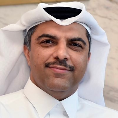إنسان مهتم بقضايا التطوير الفردي والمؤسسي والمجتمعي