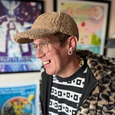 Head fulla noise, toys & hobbies. Freelance video game journalist, copywriter, mock reviewer etc. Guardian, Edge, BAFTA, PC Gamer etc. Shmups/arcades. Yo-yoer.