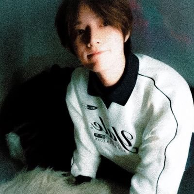 loveleeskies's profile picture. h u h