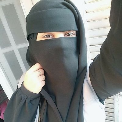 AkrizaSultana's profile picture. 🎤A Corporate Trainer🎤
официант