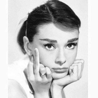 Anchel005's profile picture. Feministka. 
Kobieta, która zna swoją wartość. 
Duch oddychający wolnością. 
Szkiełko i oko.
Uczulona na idiotów.