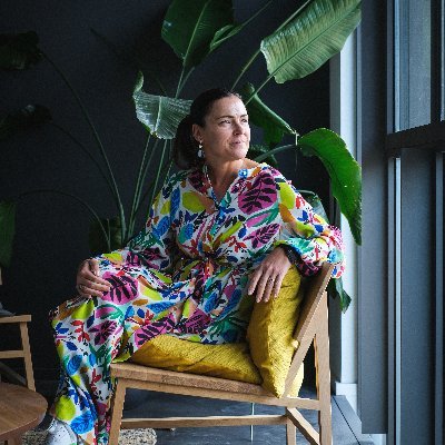 HR Manager @Lannoo | Logica brengt je van A naar B. Verbeelding brengt je overal | passion 4 people | mama Yoda-meisje | boeken | runner | healthy food affair