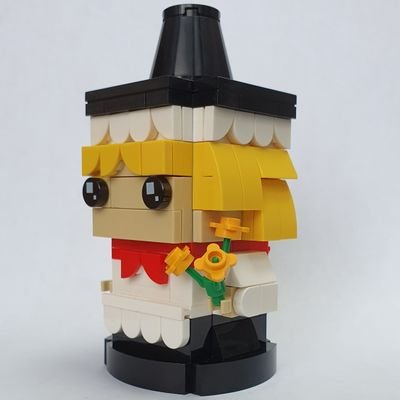 Trying to get a Welsh Lady Brickheadz in shops around the world. 10,000 supporters needed at https://t.co/yRAz7xl5Yn