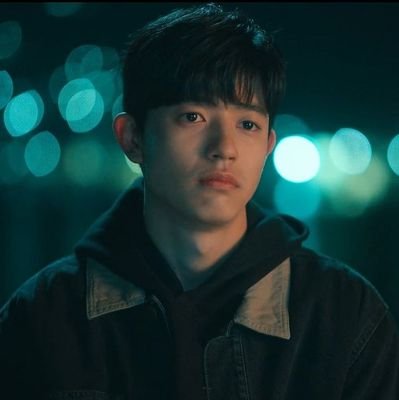 SfIIkA18's profile picture. moon🌒