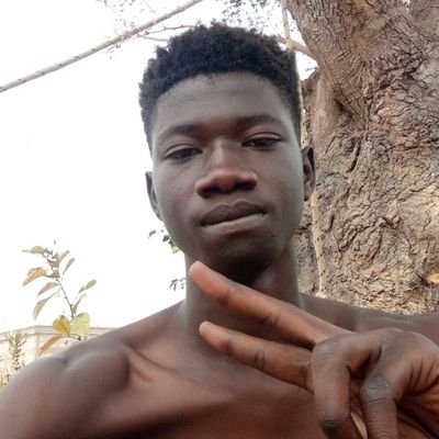 I'm Ousman from the Gambia 🇬🇲 living with my family, am here for friendship and everyone is highly welcomed ❤️💯