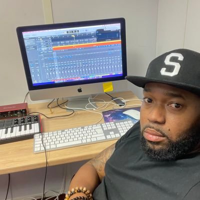Tropicsoundmake's profile picture. 