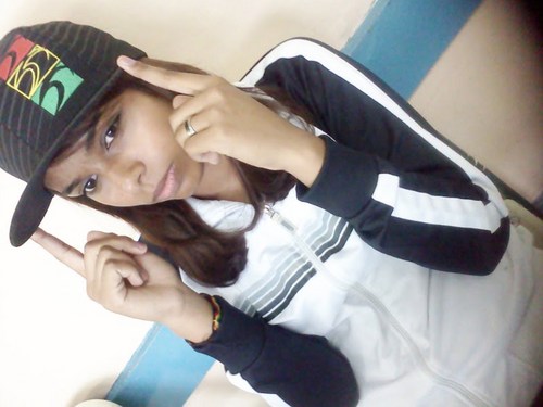 Sou uma mina muito legal mesmo adorooo crincadeira mais sei ser bem seria quando precisa,...Amo Muito o meu Time ((Corinthians)) ♥