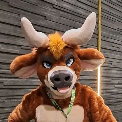 M 25 | Furry | Norway | Just a lonely bull out alone in a field. 
Suit by @MyuShroom