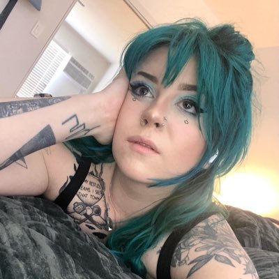 emptychair_3's profile picture. hot ham water