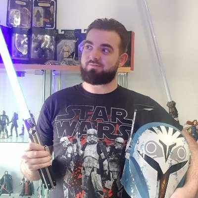 Graphiste Pro, Passionné de jeu vidéo, Fan de Star Wars, Rôliste lanceur de dés et peintre de figurine warhammer 40.000