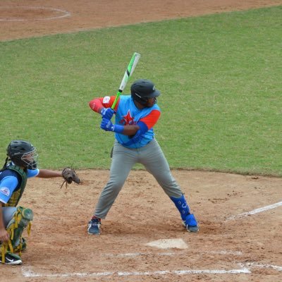 6 foot 1 plays Catcher and first base runs a 7.2 sec 60 exit velo is 86 mph off tee of bp is 97mph plays for Whiteshark Aruba 🇦🇼