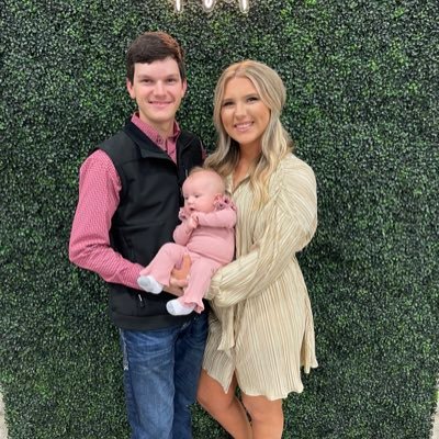 “but a woman that feareth the LORD, she shall be praised.” -Proverbs 31:30 #flyhighcaleb #flyhighcossey #flyhighmeg ♌️