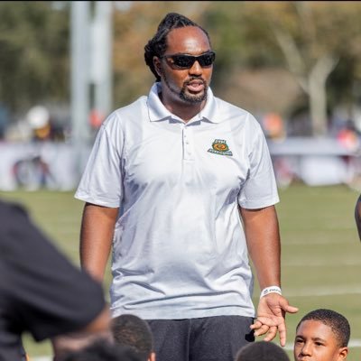 Football 🏈 Coach/ Mentor                            Gainesville United Gators 🏈 🐊                  Hawthorne High School 🏈🐝