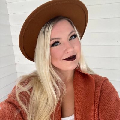 KhaleesiKiki's profile picture. -•- Mama -•- Hunter -•- Cat Lady -•-