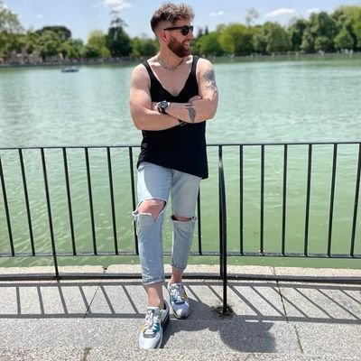 EduRodriguez82's profile picture. 💜 Feminista y socialista 🌹.
Gallego, de @concelloneda.
Disfrutando de la vida. 👨‍👧‍👧💖