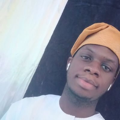 Royal_T26's profile picture. Pharmacist | Chelsea fan 💙 Graphics designer @the__artee on IG May born #⃣2⃣6⃣