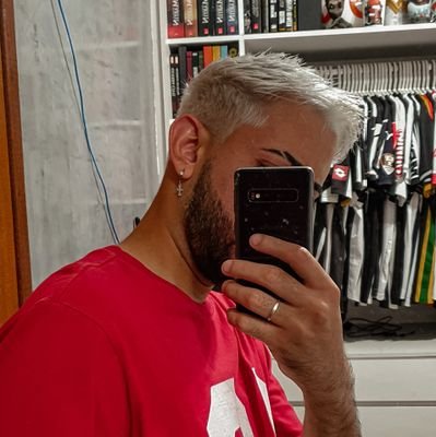 Atleticano doido, com um sentimento de amor sincero ao Alvi-Negro Clube Atlético Mineiro.