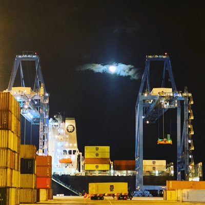 victorsotosanta's profile picture. Entrenador de ⚽️. UD. Tamaraceite 👷🏽‍♂️🚛🏗️🚢 Docker