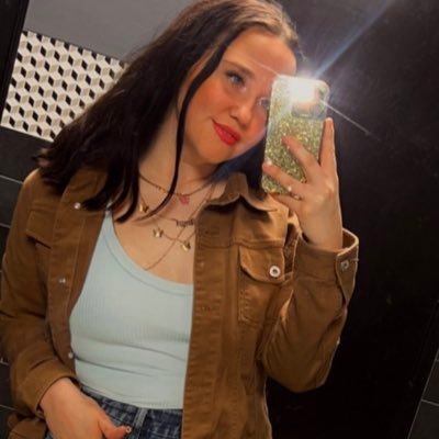 HeyItsMaddeyAyy's profile picture. 