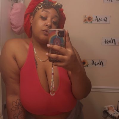 str8ngehoney's profile picture. freaky fat girl 🥵 throat got a switch in it 💦 💰