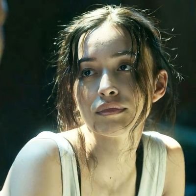 Rosita Espinosa make sure you have something worth fighting for Roleplay account Taken by @sleepycranne ❤️