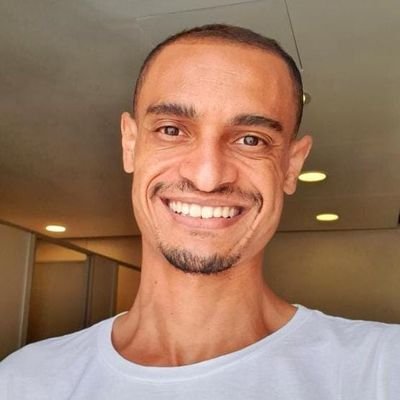 Omerodeabreu's profile picture. Formado em Marketing, Baiano, Residente em SP;
Me fazendo, às vezes me refazendo...
Eleitor vitalício de @LulaOficial