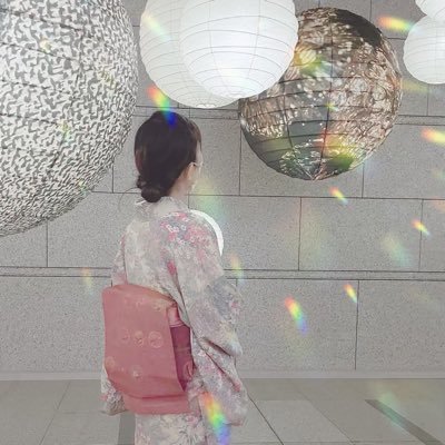 着物歴2年生👘始まりは着付け教室→リユース知ってから着物沼…🌊今は忙しくて休日着物。 最近家族に保護猫が増えました🐈‍⬛好きなもの:シンプル、かわいい動物、ピアノ🎹、本。