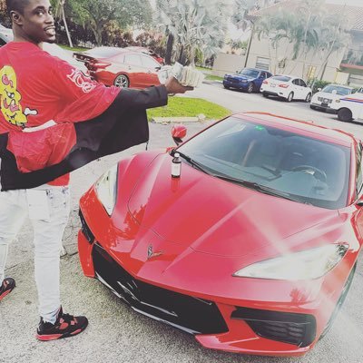 Instagram:No.refund242, sc:jay.dmoneytalk Life is like the world, it keeps on spining whether u losing or winning....What that gotta do with ma bio? shit ✌