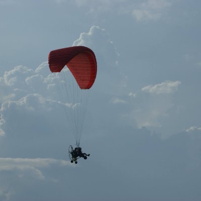 Instructeur pilote d'ulm, entrepreneur, voyageur