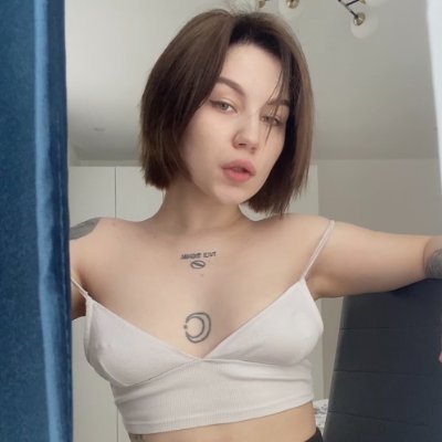 Hi✌🏻 I'm Grace. I'm a webcam model. You may have already seen my broadcasts . If you're new here, let's get to know each other. I'm waiting for you in private
