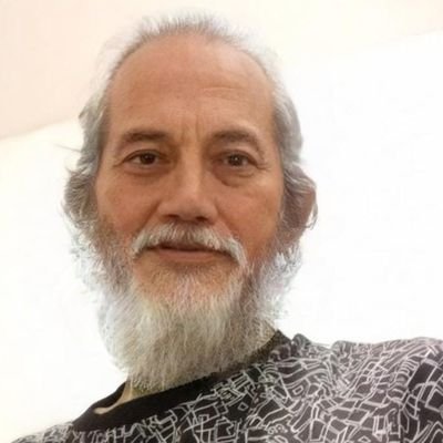 #freelance Kenali aku dari tebalnya Batu Bata Merah yg Macih terpajang di toko Bangunan 😁
sedang mengumpulkan Triliunan