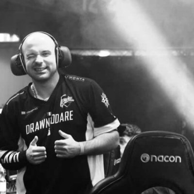 Coach | LFT   https://t.co/9EfOacDdcR
🇮🇹 Former R6S Pro league player 2xPL 6xCL  🇮🇹 Stay Salty Stay Frosty 🇮🇹

business  🗨 Alationr6s@gmail.com 🗨