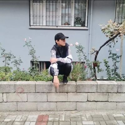 sametkrkmzq0320's profile picture. 