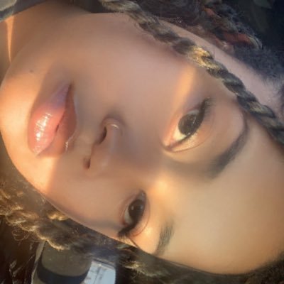 a timeless soul who has came here to talk shit and look cute doing it. I do makeup n stuff. IG📸: AngeliqueArtistry