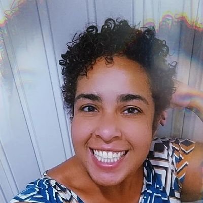 nega_escorpiao's profile picture. 🎶Eu disfarço tudo com cigarro, cerveja e sorriso