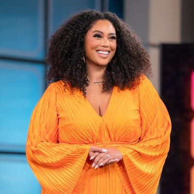 💥Miss Curvy B💥 Model • Host, W Network Movie Date • Reporter , ET Canada • she/her • Fembot • Canadian • Live To Inspire #BlackLivesMatter IG:@brittneecblair