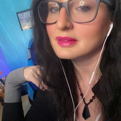 Small & cozy stoner streamer! Dark and Darker and Valo addict! I stream and sometimes cosplay on Twitch! https://t.co/eoPlRwHLOr