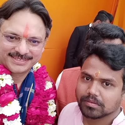 abhishek10nom's profile picture. 