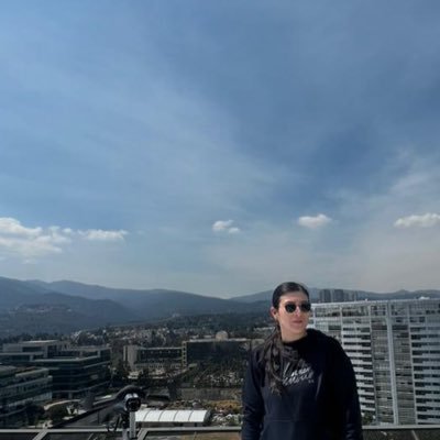 Fan de tomarle fotos a los edificios y a obras de arte.