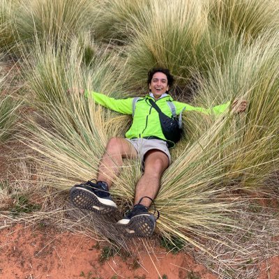 Lautarojasortiz's profile picture. Diplomado en habladurías y sandeces.