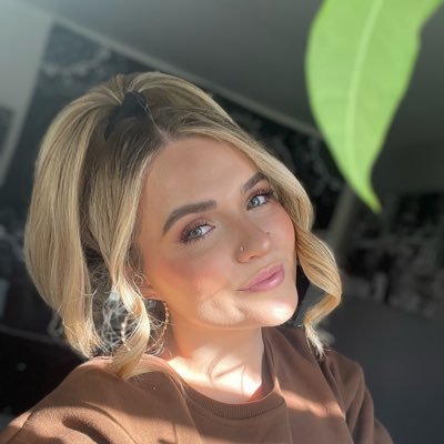 Moon child 🌙 ZD fam ✨ Taurus baby♉️ Hair is my art 💇🏼♀️ @a.m.a_hair on Instagram