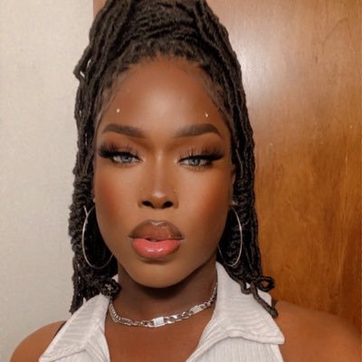 |28🤞🏾, #PrettyGyal| I Tweet Whats On My Mind| #TeamDarkSkinned|MUA|