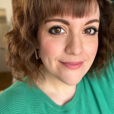 DORMANT ACCOUNT. On Thr3@ds and Blue5ky @emmajwaring. | Editorial Director @moonflowerbooks. Always happy to talk books, theatre or history. Or all three.