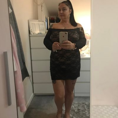 Hi I’m Summer a BBW-GILF with 38H boobs. No dick pics.