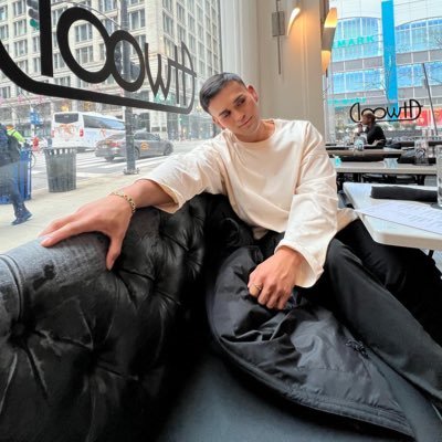 bbyangelfaggot's profile picture. everything always works out for me :)