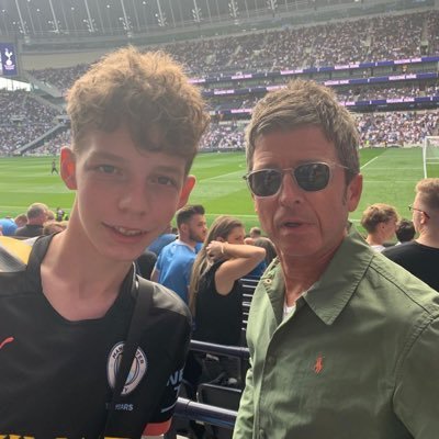 MCFChibbs's profile picture. MCFC 🇧🇼 & England 🏴󠁧󠁢󠁥󠁮󠁧󠁿 | Dugout Daily and Hit the Apex on YouTube | Qualified Referee